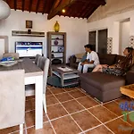 Casa Dos Rios Holiday home Angra do Heroismo
